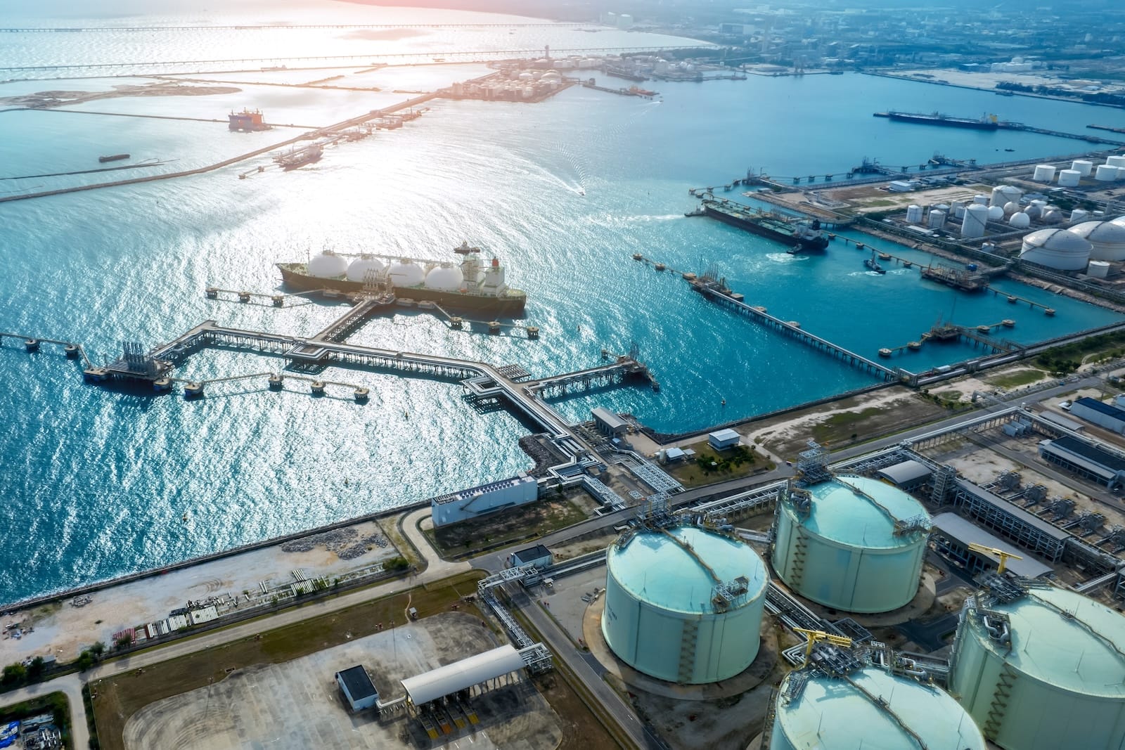 US LNG Exports Surge to Record Highs in March Boom