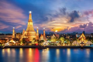 Image of Wat Arun (Temple of Dawn) in Bangkok Thailand