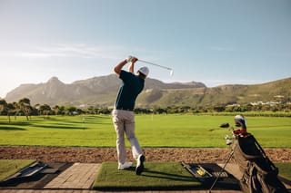 Image of a golfers backswing 