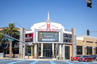 Picture of the entrance to the Improv comedy club in Brea California