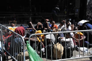 Picture of immigrants in New York City seeking asylum 