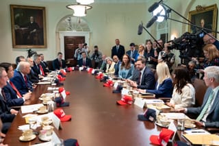 Photo of Trump's 100 day Cabinet meeting