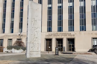 Picture of the entrance to the E. Barrett Prettyman U.S. District Court House 