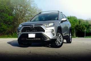 Image of a silver Toyota Rav 4.