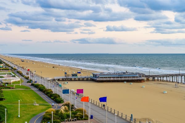 Picture of the beach, boardwalk and fishing pier in Virginia Beach