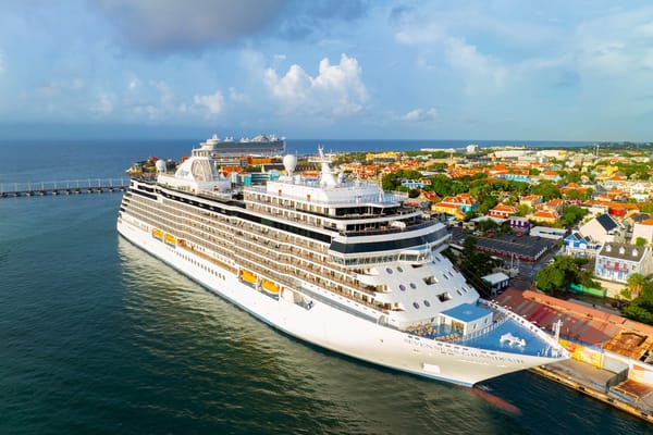 Picture of the Regent's Seven Seas Grandeur cruise ship in Willemstad, Curacao