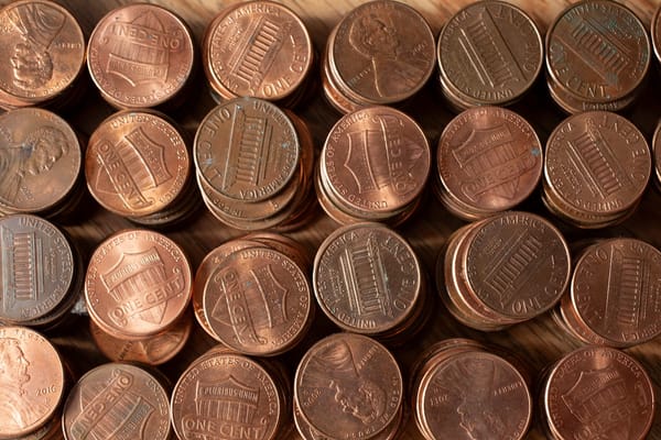 Picture of a pile of US pennies 