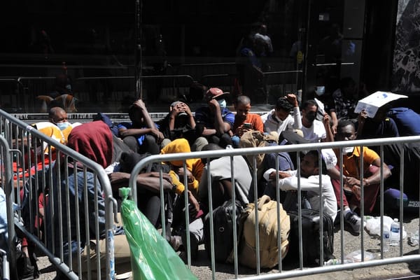 Picture of immigrants in New York City seeking asylum 