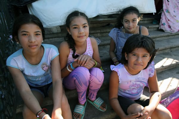 Picture of 4 migrant children 