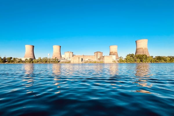 Picture of the Three Mile Island nuclear power plant 